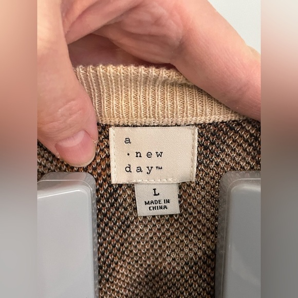 A New Day Tan/Black Leopard Print Sweater LARGE - Picture 3 of 7